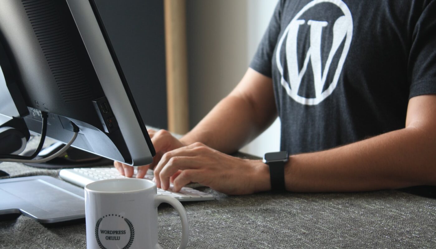 en ekspert i woocommerce arbejder